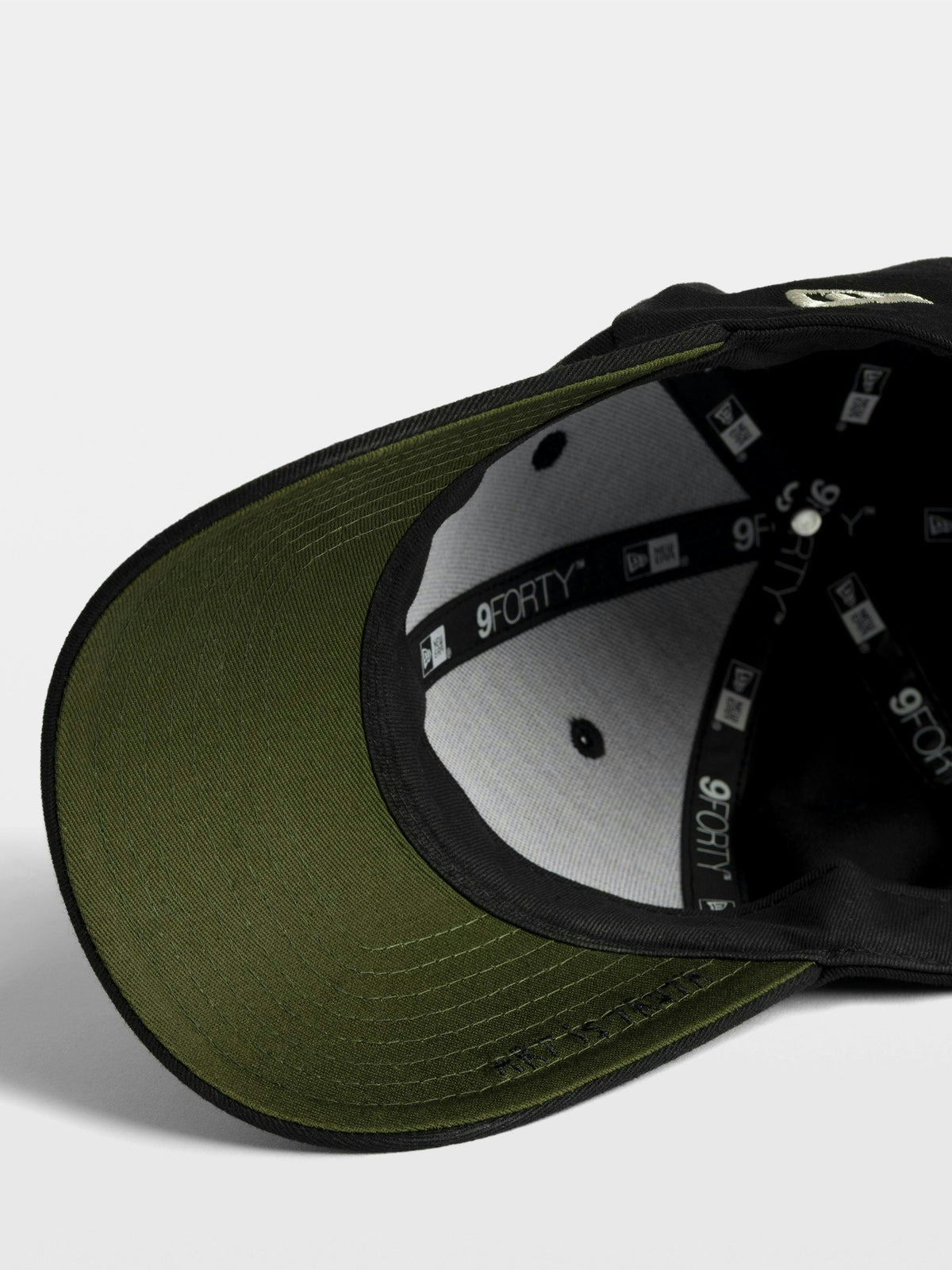 Gorra New Era x ZV Zadig Negro